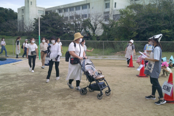 引き渡し訓練（災害を想定した）
